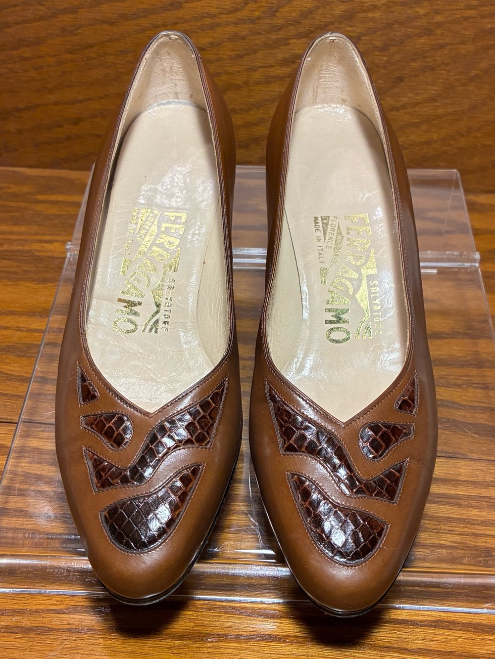 Vintage Salvatore Ferragamo Exotic Crocodile Inlay Brown Leather Pumps Size 4.5B